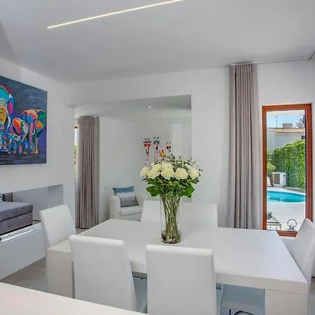 Matilde - Luxury 3 Bed 3 Ensuite Pool Aircon Quarteira