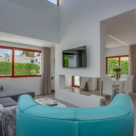 Matilde - Luxury 3 Bed 3 Ensuite Pool Aircon Villa *