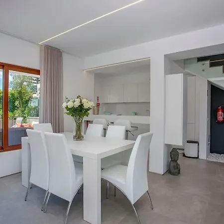 Villa Matilde - Luxury 3 Bed 3 Ensuite Pool Aircon Quarteira