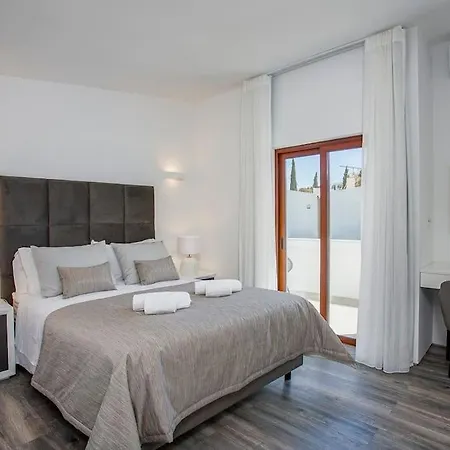 Matilde - Luxury 3 Bed 3 Ensuite Pool Aircon