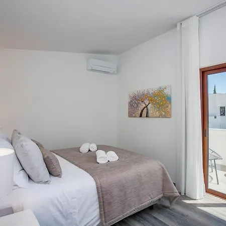 Matilde - Luxury 3 Bed 3 Ensuite Pool Aircon
